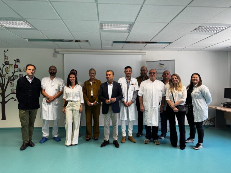 Le CHA a inauguré son nouveau service de Soins Critiques, en présence de la directrice Elisabeth Calmon, entourée de son personnel et des responsables, et d’Yves Foulon, le maire d’Arcachon qui est le président du conseil de surveillance de l’hôpital. ©cha