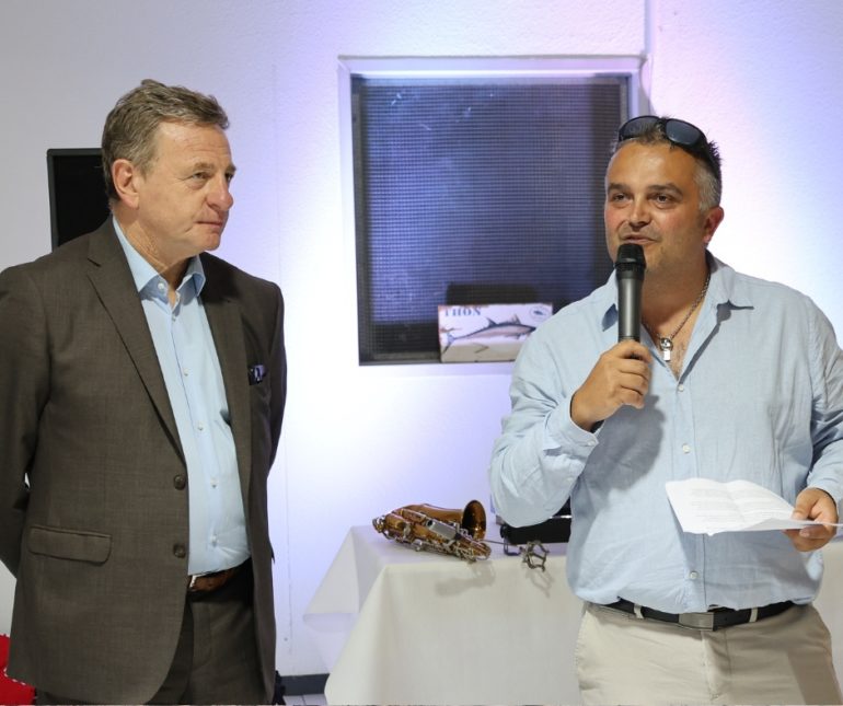 Le président de l'UBA François Lambert avec Patrick Davet le maire de La Teste. ©JC Lauchas
