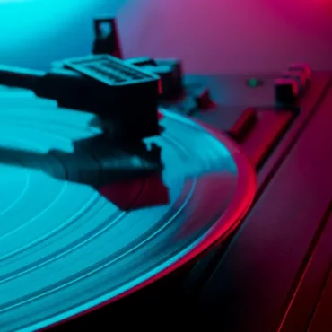 trois-dj-renommes-reunis-pour-un-concert-electro-au-velodrome-darcachon