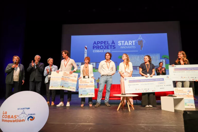 Les cinq finalistes retenus cette année étaient les start-up : Relax, Nuit, O-Boolo, La conciergerie des étoiles, et Formalis. Leurs pitchs sur scène, de grande qualité, furent très applaudis ! ©JC Lauchas